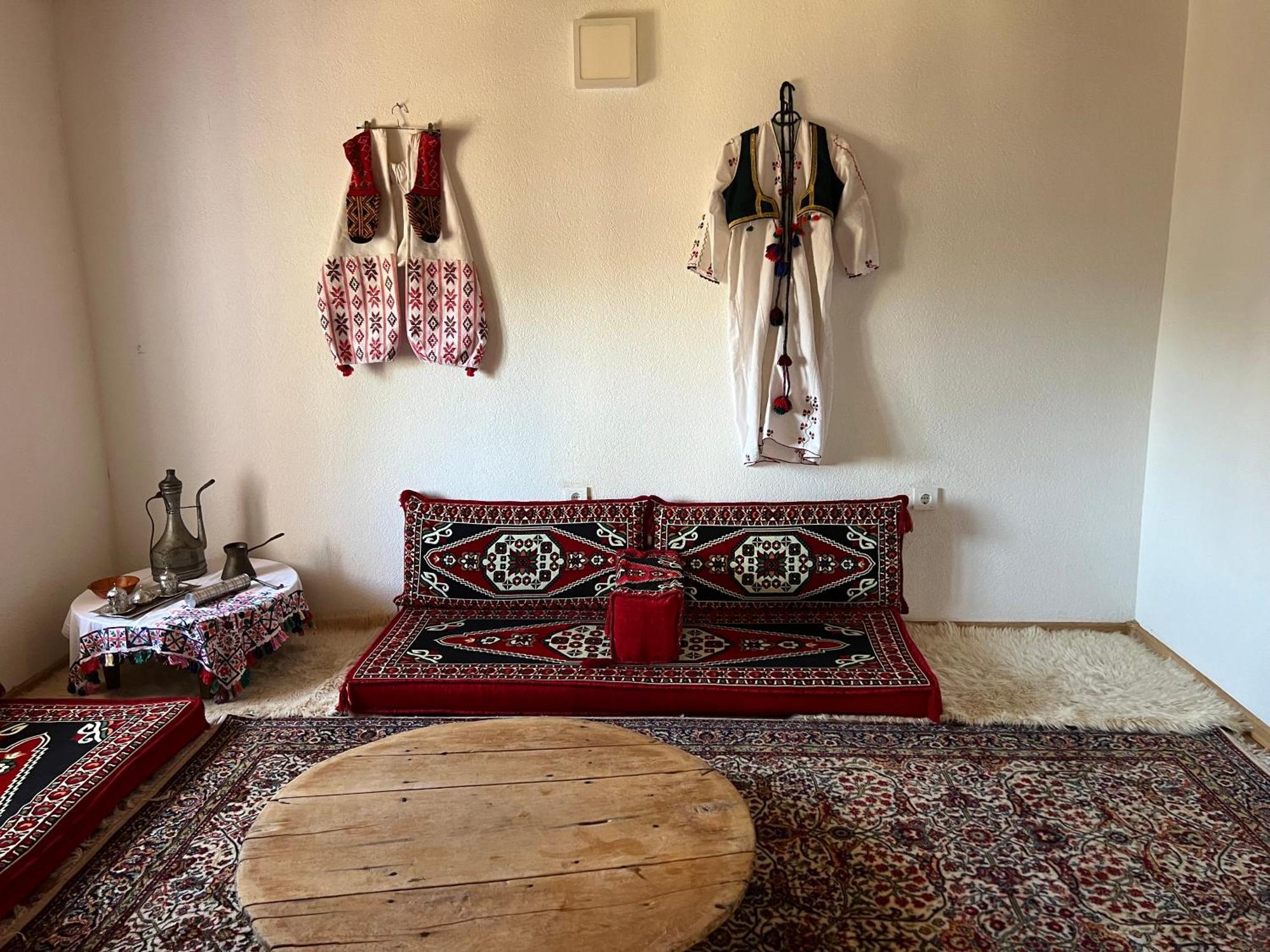 Kod Kapetana Tea Bed & Breakfast Gornji Lukomir Bagian luar foto