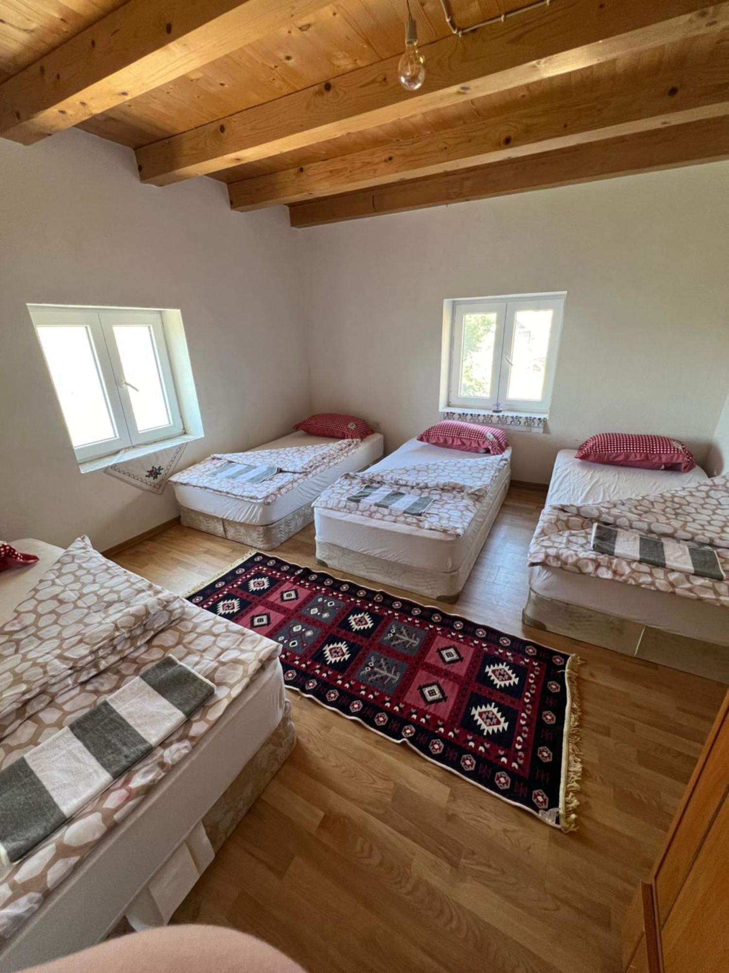 Kod Kapetana Tea Bed & Breakfast Gornji Lukomir Bagian luar foto